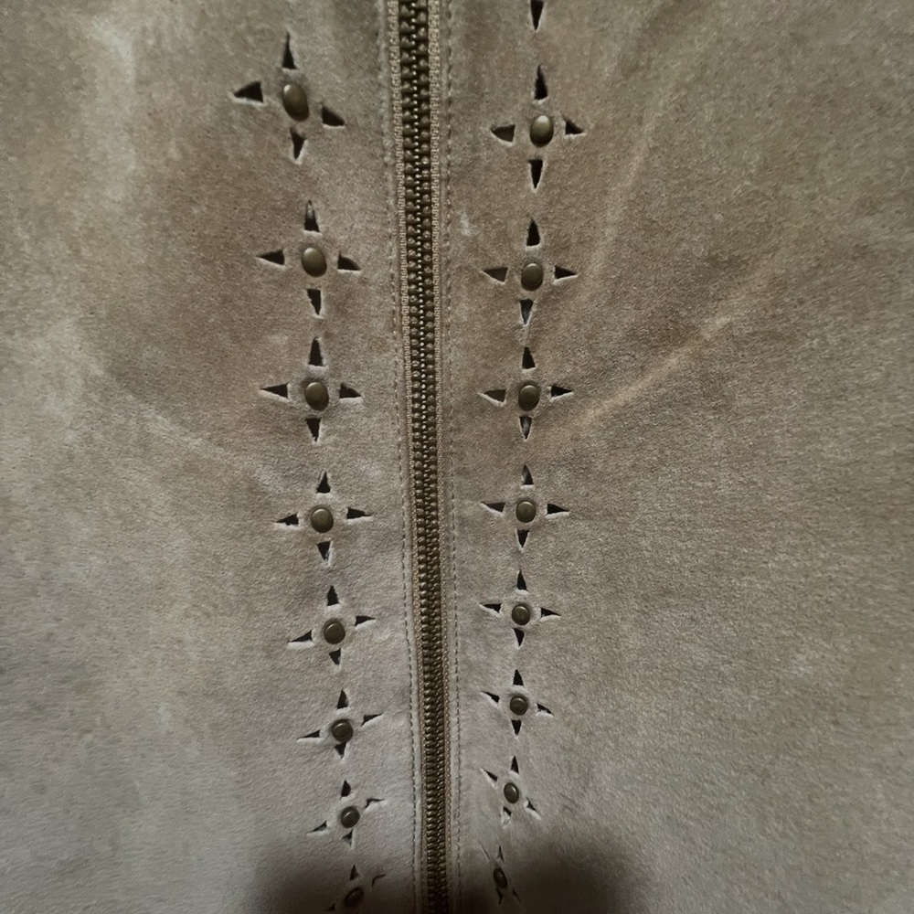 Cabela’s Tan Genuine Leather Zip Jacket Cutout Stud Detail Women’s Medium - Picture 5 of 8